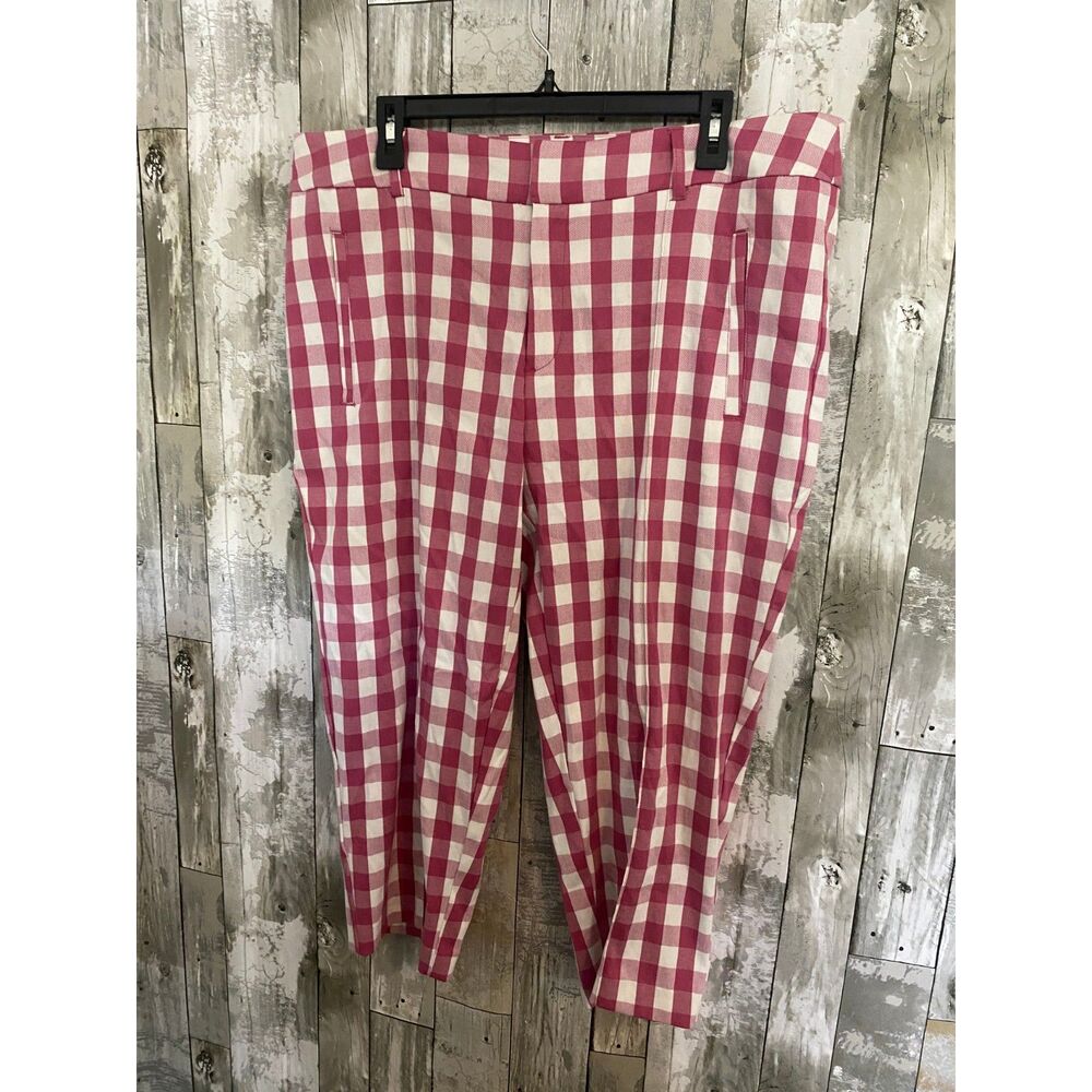 Time and True pink and white plaid capri pants 16